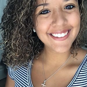 Meet your Posher, Desiree